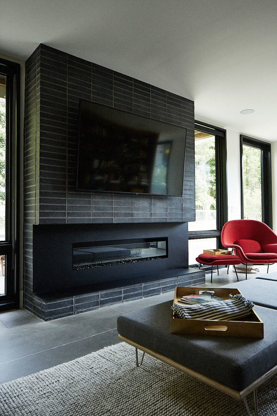 evergreen-portfolio-danish-modern-shingle-home-interior-fireplace-LR-living-room