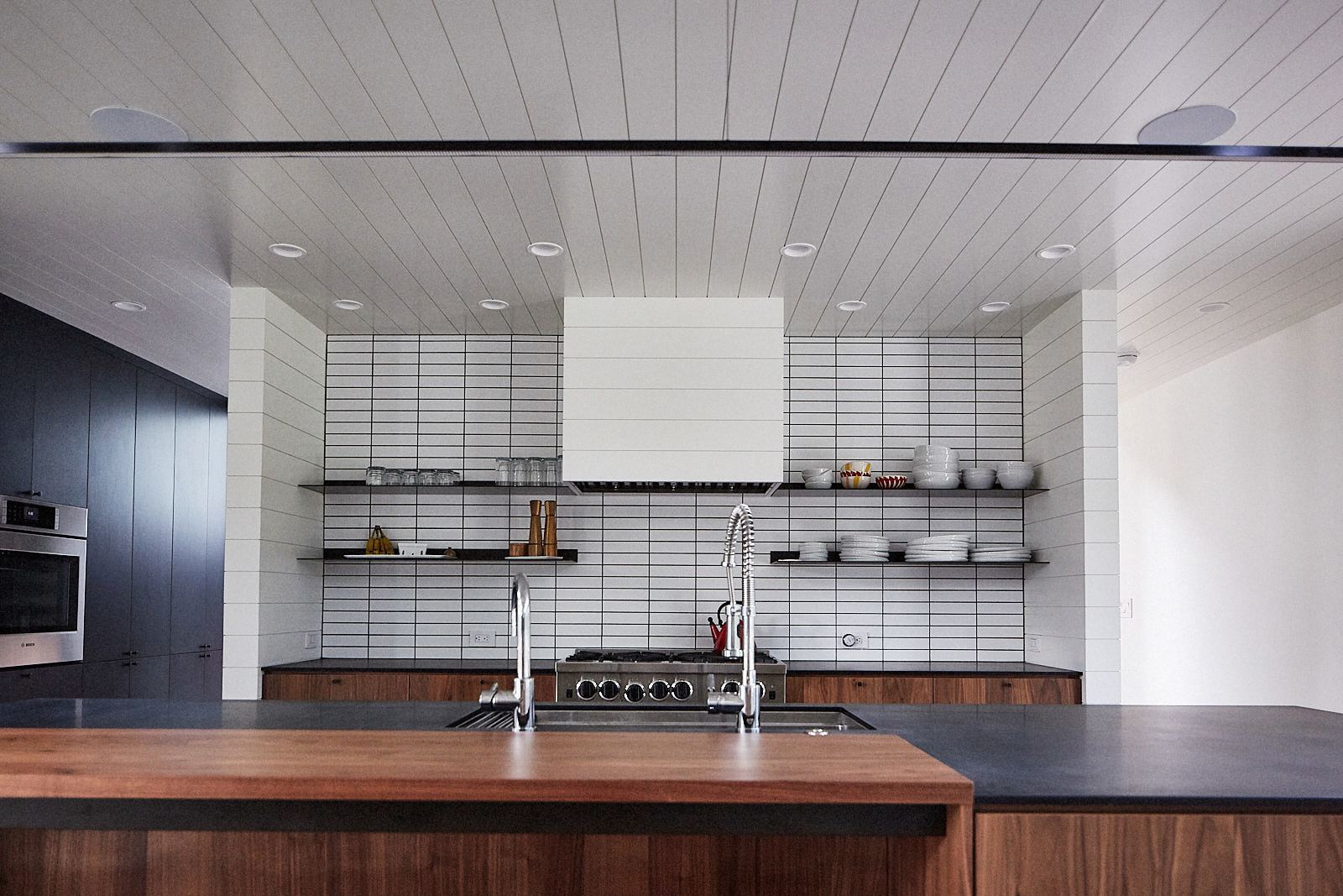 evergreen-portfolio-danish-modern-shingle-home-interior-kitchen-wide