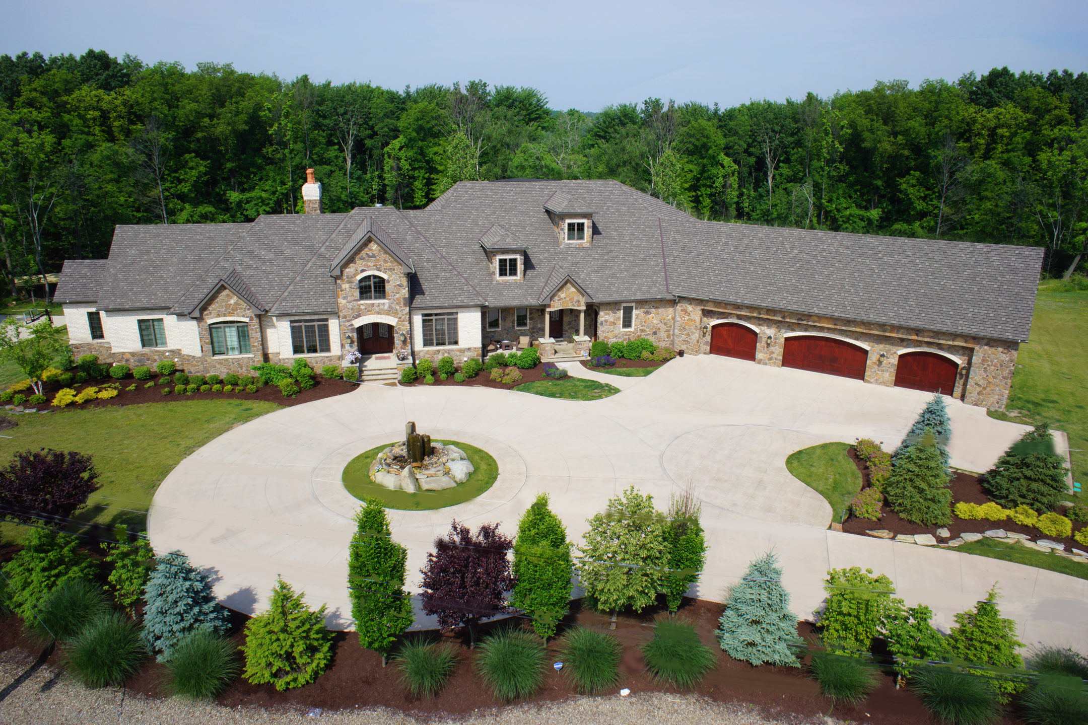 evergreen-portfolio-strongsville-estate-exterior-front-house