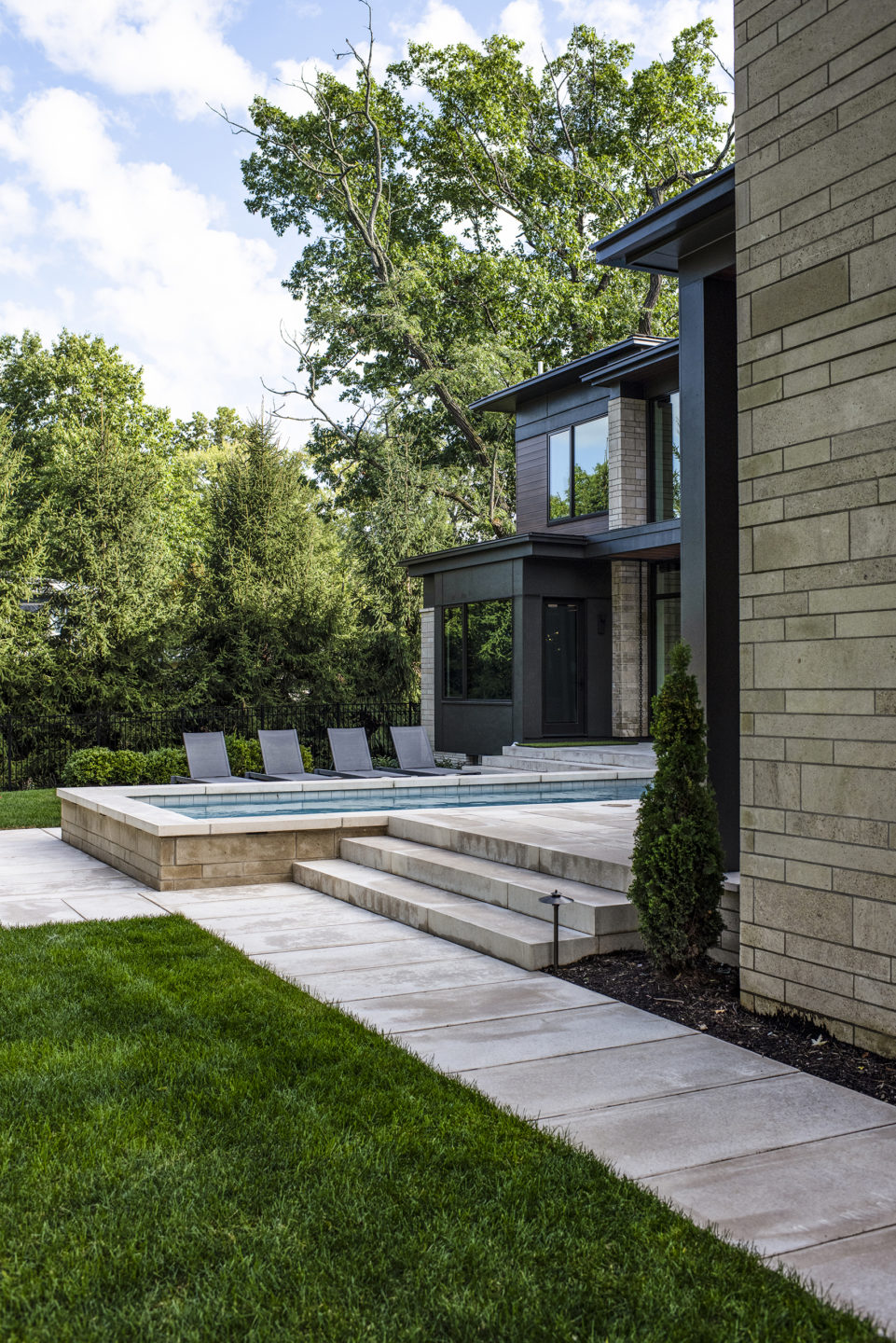 Ambler-Heights-Organic-Contemporary-Evergreen-Homes-Ohio-Pool