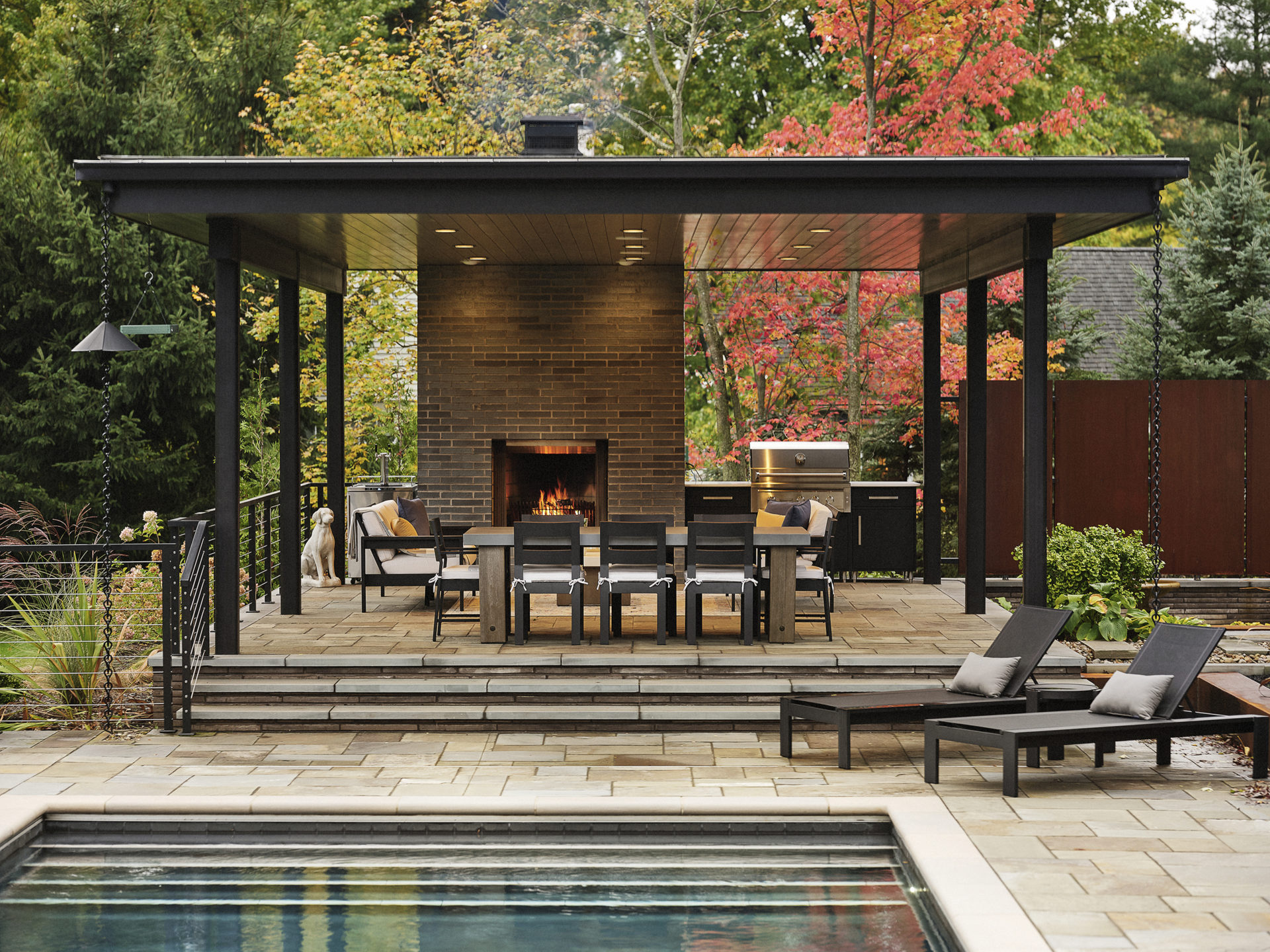 Moreland-Hills-Modern-Evergreen-Homes-Ohio-Backyard-Outdoor-Fireplace